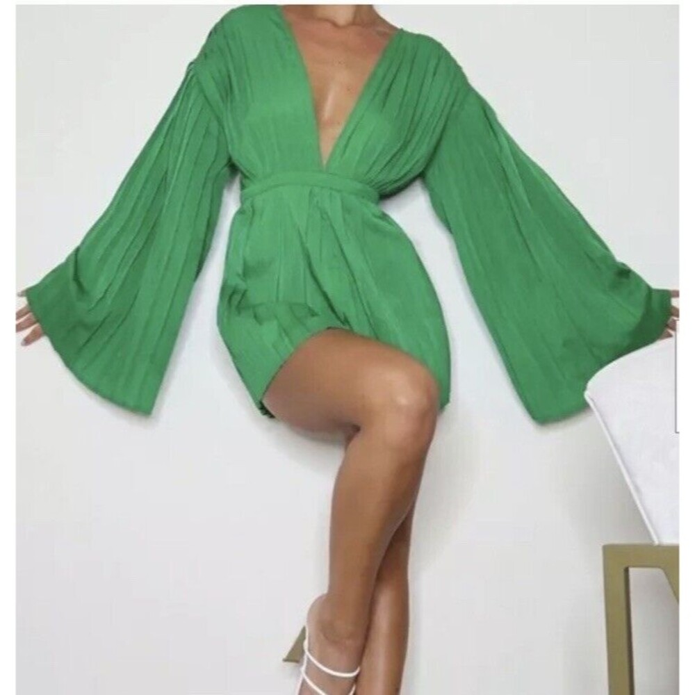 Prettyβ Little Thing Women Romper Playsuit Green Pleated Plunge Long Sleeve 4
